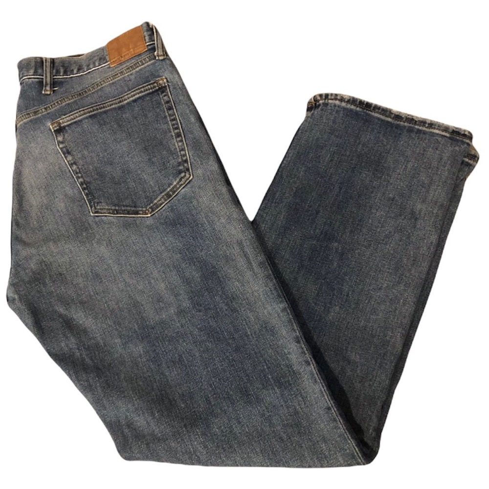 GAP Men’s Straight Fit Medium Wash Jeans - 36W x 32L